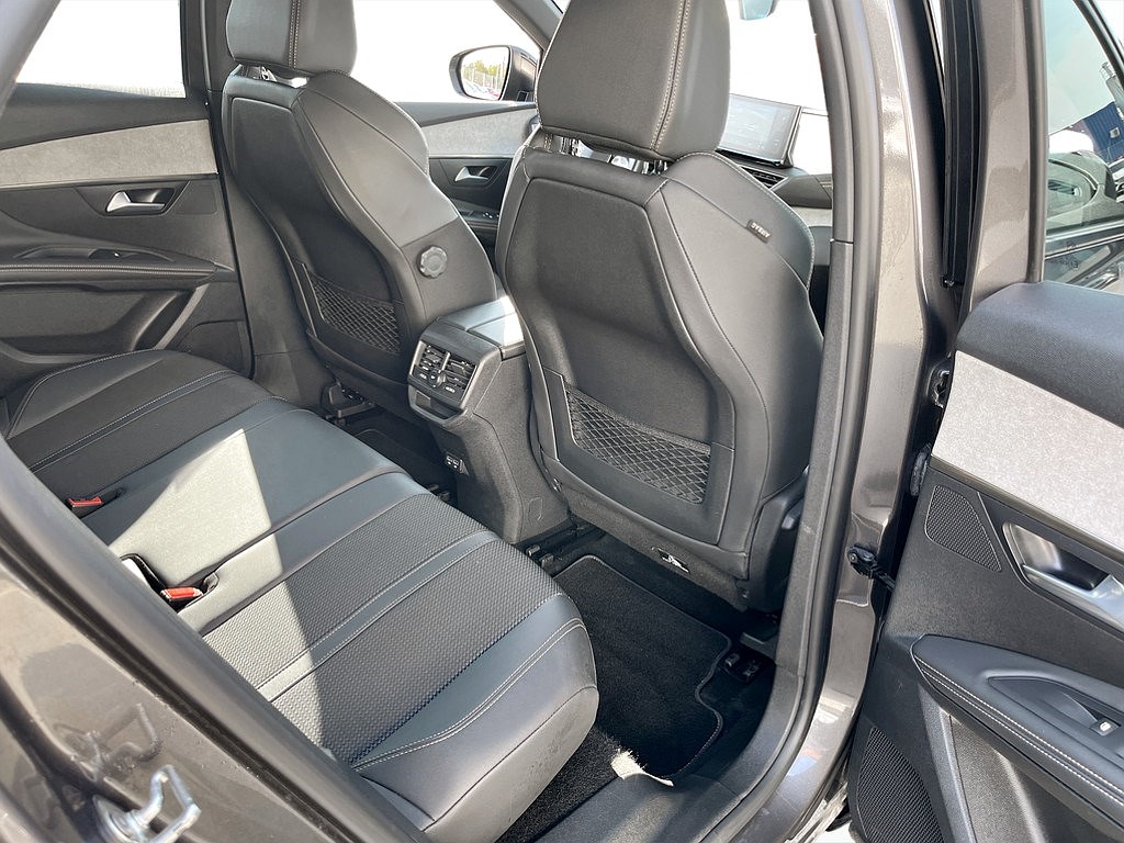 Bild på GT Black Pack 1.2 PT 130hk Aut - B-KAMERA, CARPLAY