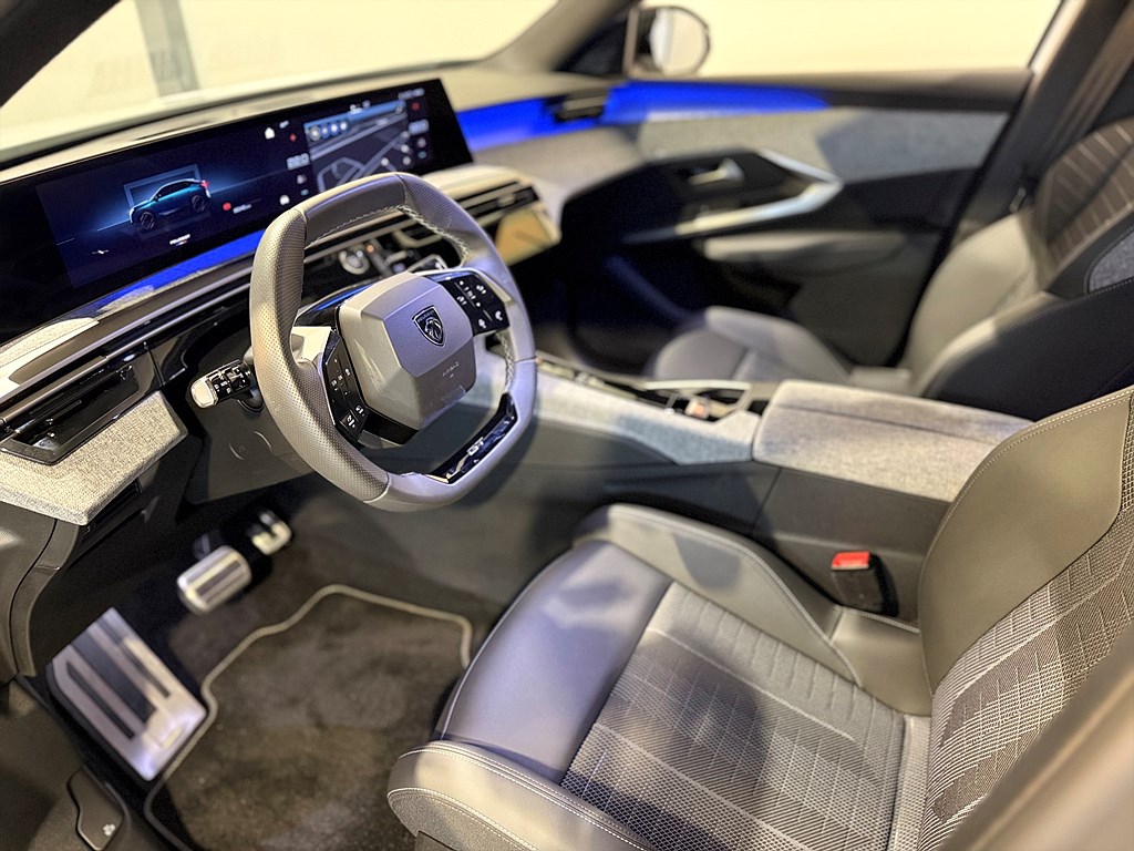 Bild på GT Hybrid 145hk Aut - B-KAMERA,RATTVÄRME,CARPLAY