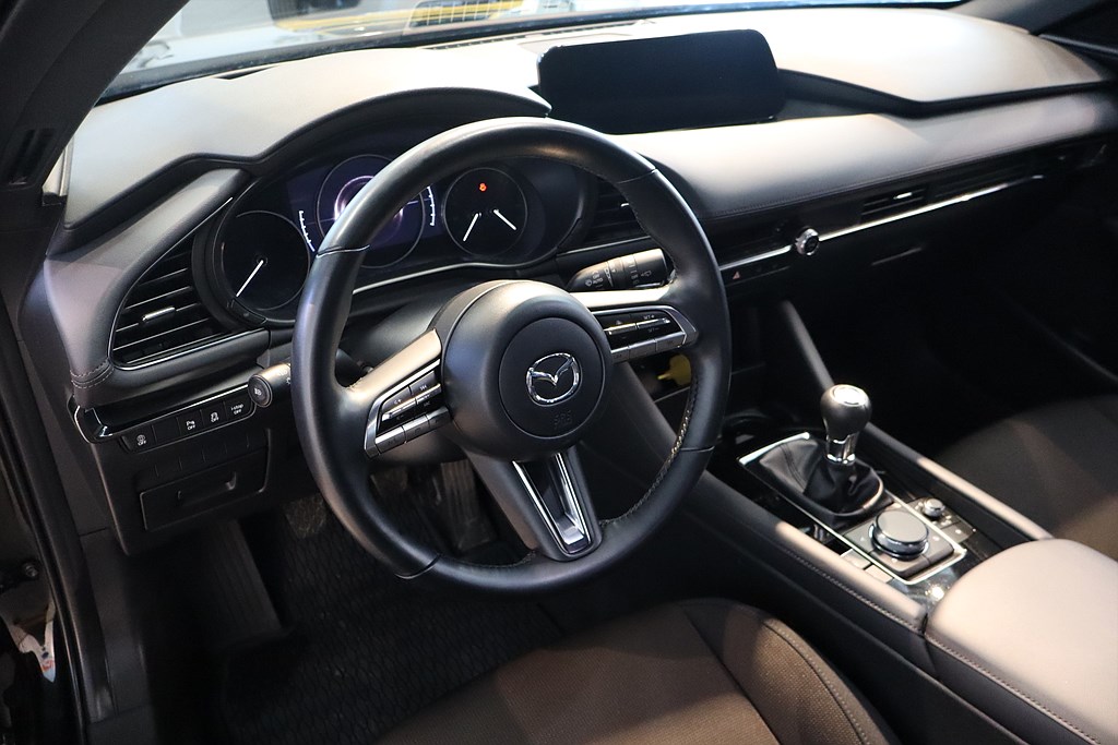 Bild på Hatchback Sky 2.0 SKYACTIV-G M Hybrid 150hk - B-KAMERA