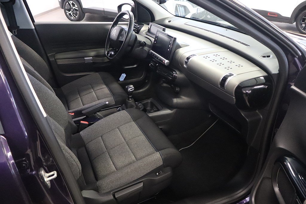 Bild på Shine Tech Style 1.2 PT 110hk - B-KAMERA,CARPLAY,NAVI