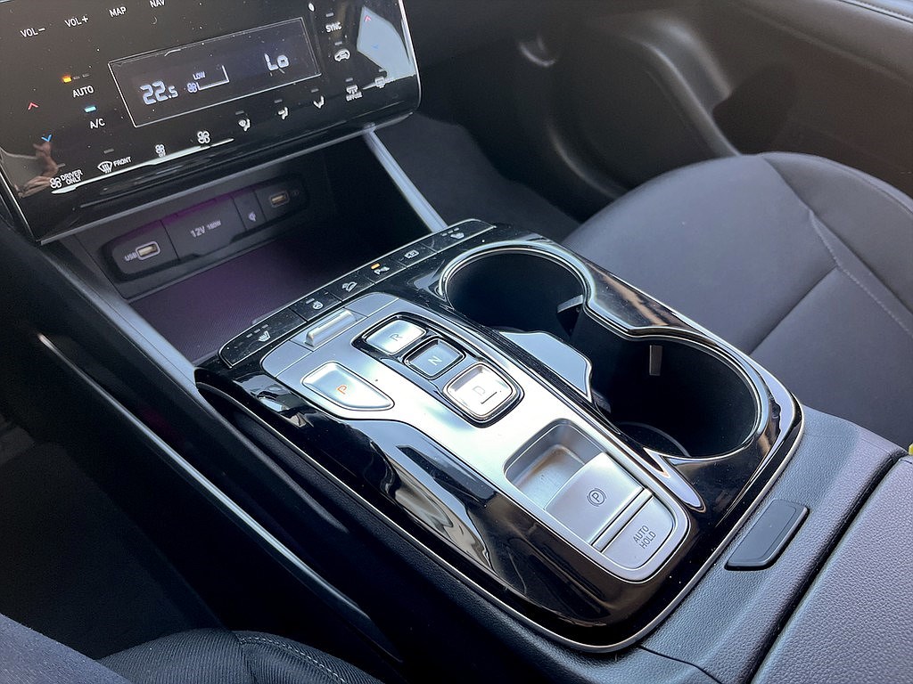 Bild på Essential HEV 230hk Aut - B-KAMERA, CARPLAY