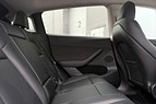 Tesla Model Y Standard Range RWD Dragkrok / Panorama / MOMS