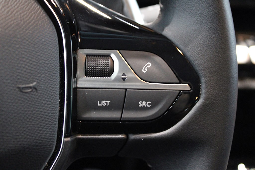 Bild på Active Hybrid 224hk Aut - B-KAMERA, NAV, CARPLAY