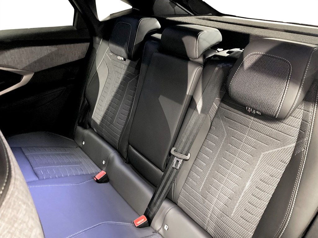 Bild på GT Hybrid 145hk Aut - B-KAMERA, CARPLAY