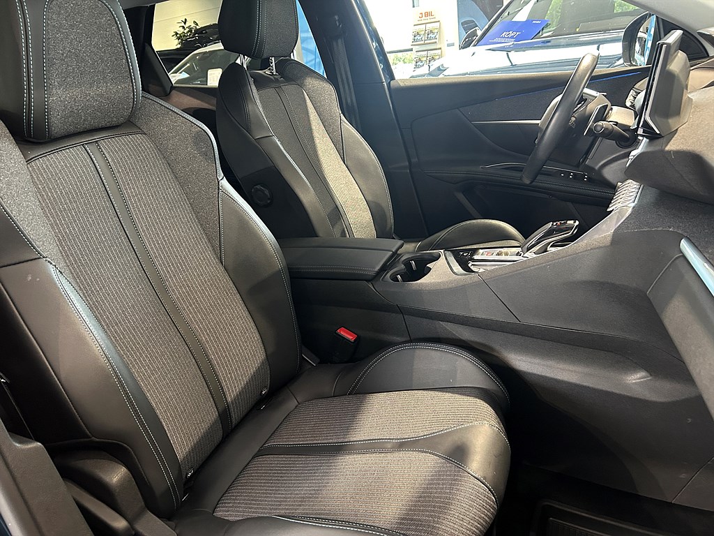 Bild på Allure Pack Hybrid4 300hk Aut AWD - B-KAMERA, CARPLAY