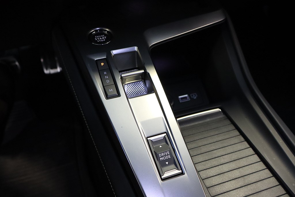 Bild på GT 1.2 PT 130hk Aut - B-KAMERA, NAVI, CARPLAY, 1 ÄGARE