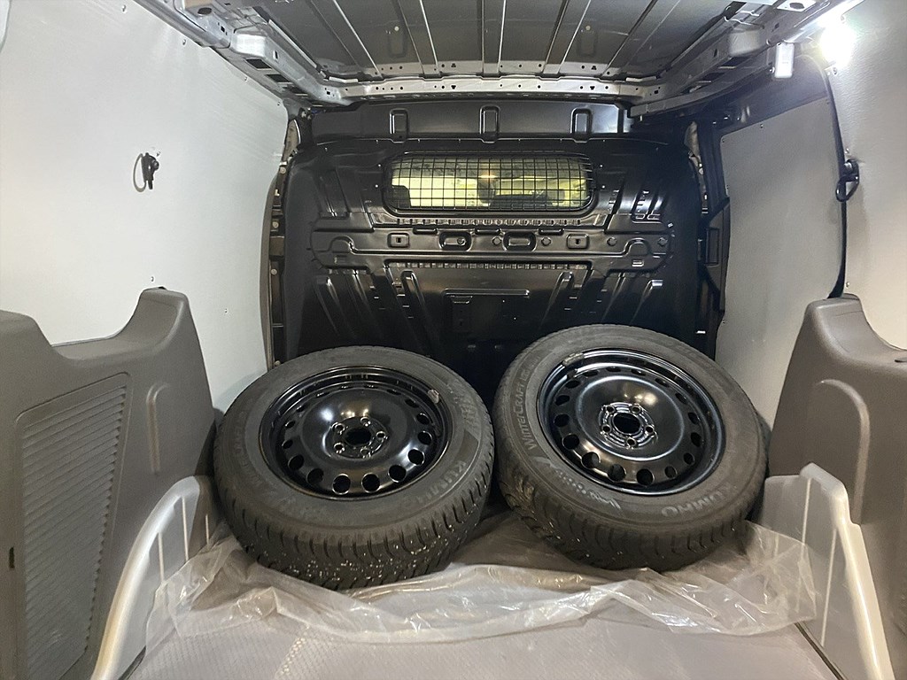 Bild på Connect 240 1.5 Ecoblue 100hk Aut L1 - B-KAMERA, DRAG