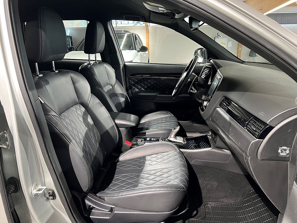 Bild på Business X PHEV CVT 224hk Aut AWD - B-KAMERA, SKINNKLÄDSEL