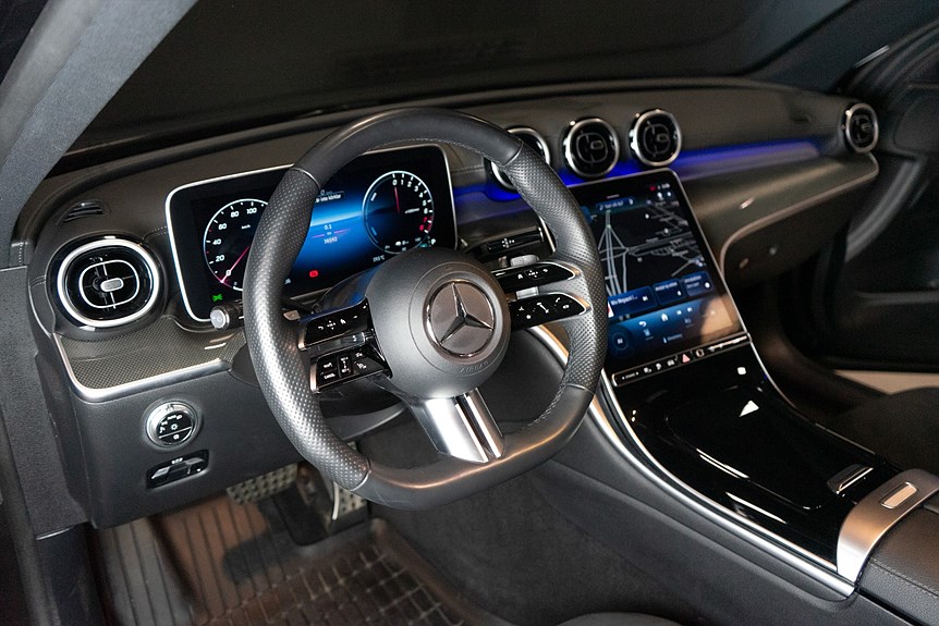 Mercedes-Benz C 300 e AMG Premium 313hk