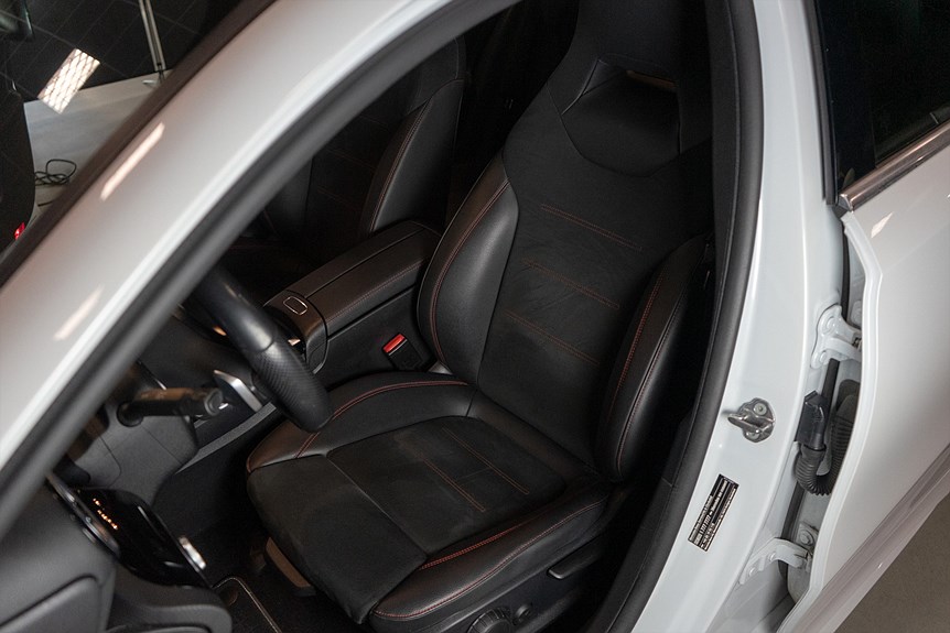 Mercedes-Benz A 250 e AMG 218hk