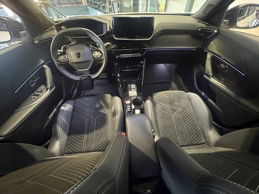 Bild på GT 1.2 PT 130hk Aut - B-KAMERA, CARPLAY