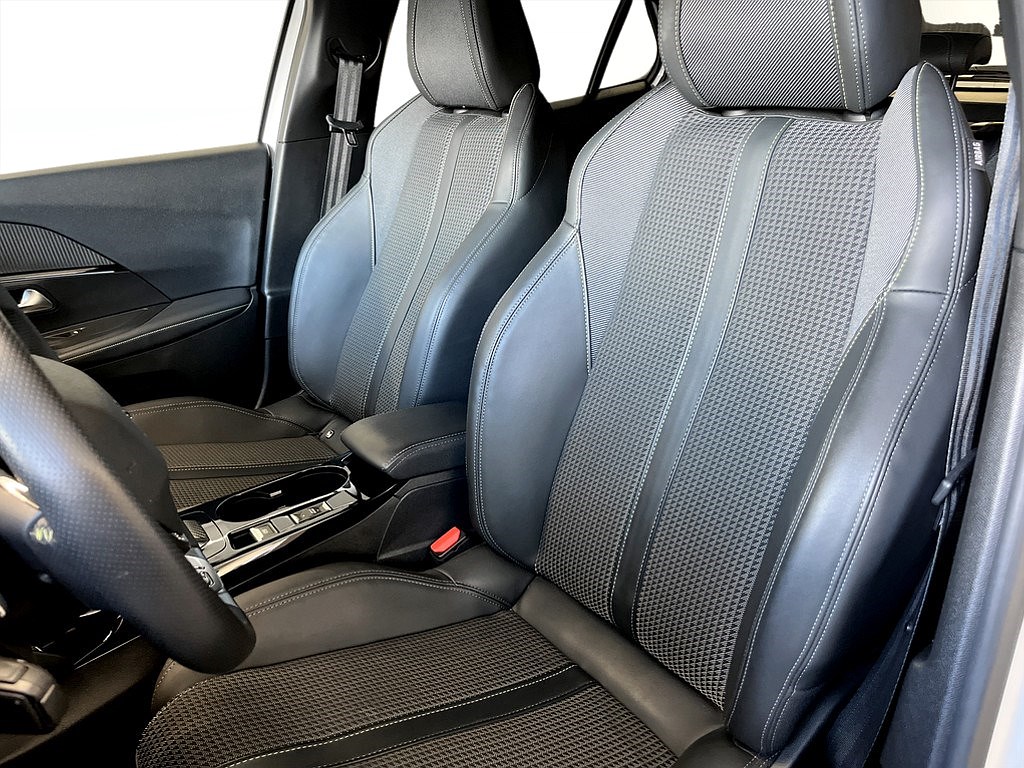 Bild på GT 1.2 PT 130hk Aut - B-KAMERA, CARPLAY