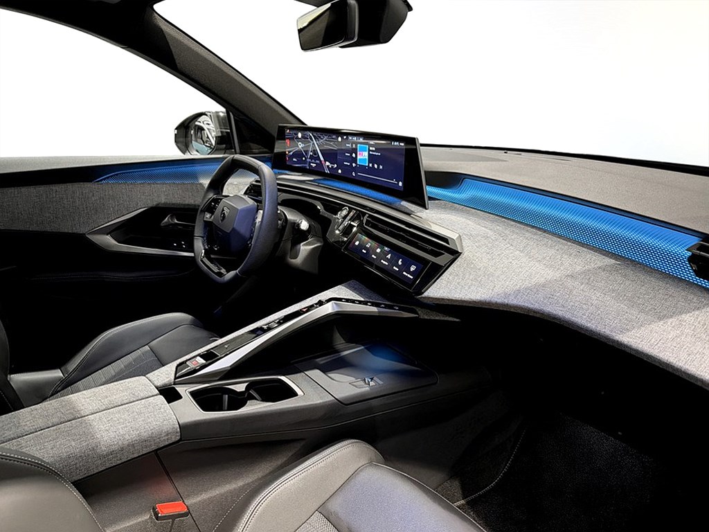 Bild på GT Hybrid 145hk Aut - B-KAMERA,NAV,CARPLAY