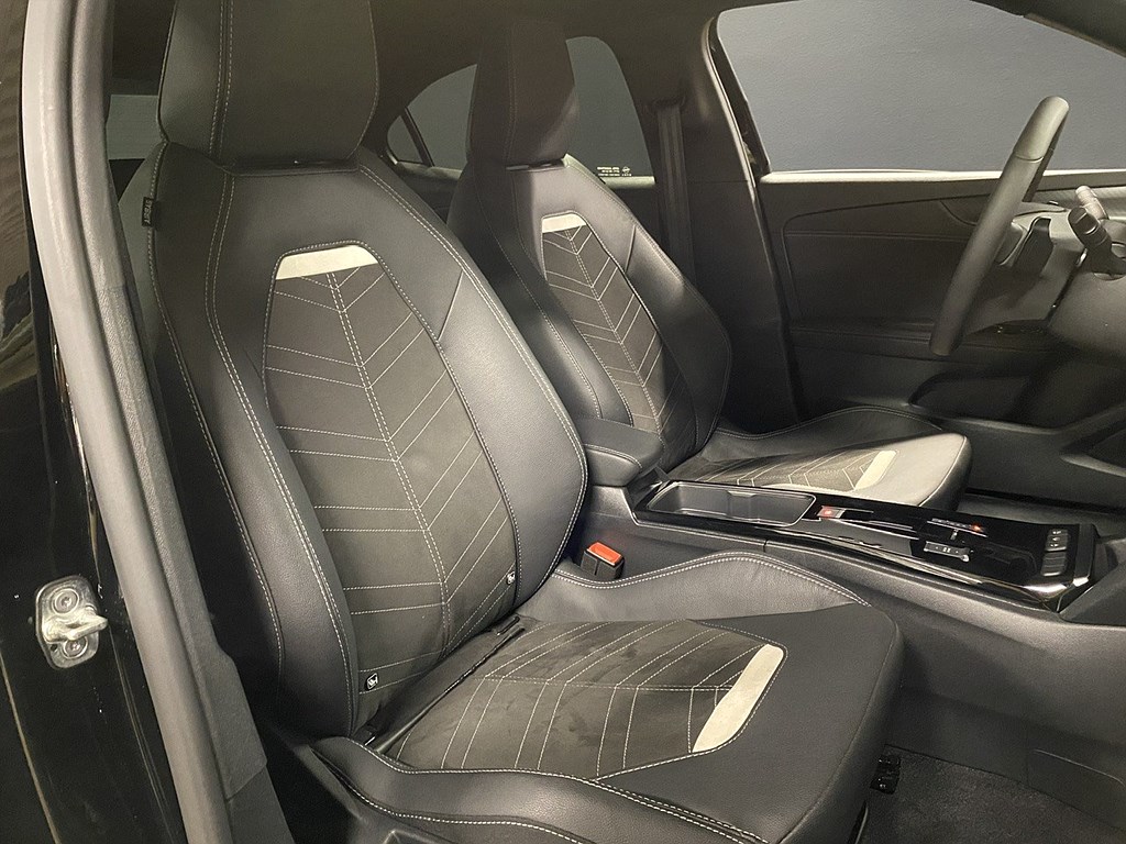 Bild på Ultimate 1.2 PT 130hk Aut - RATTVÄRME, CARPLAY