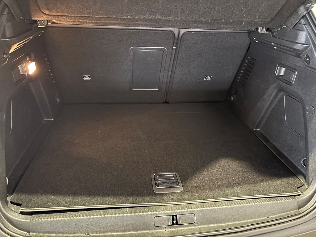 Bild på Allure Hybrid4 300hk Aut AWD - B-KAMERA, NAVI