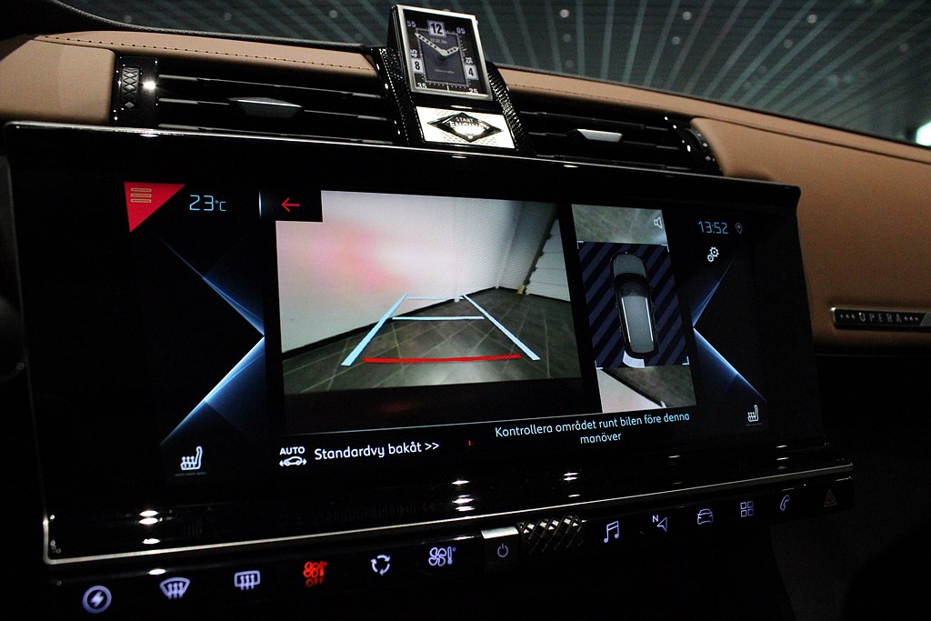 Bild på Exclusive Opera E-Tense 4x4 300hk Aut AWD - PANO, B-KAMERA, NAV