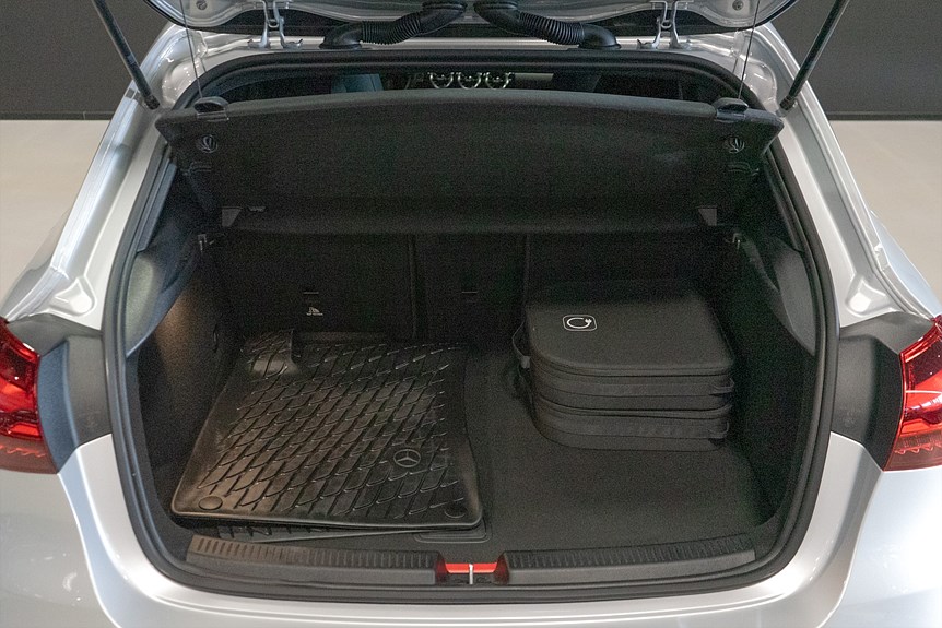 Mercedes-Benz A 250 e AMG Line Advanced Plus 218hk