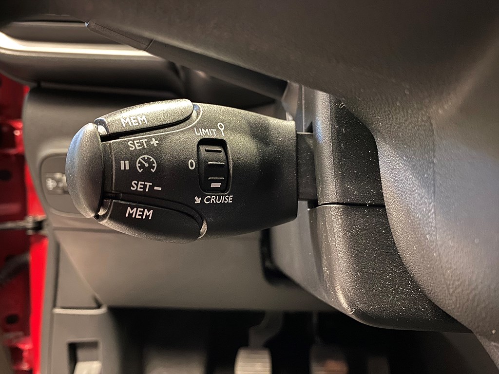 Bild på Feel 1.2 PT 82hk - CARPLAY, NAV