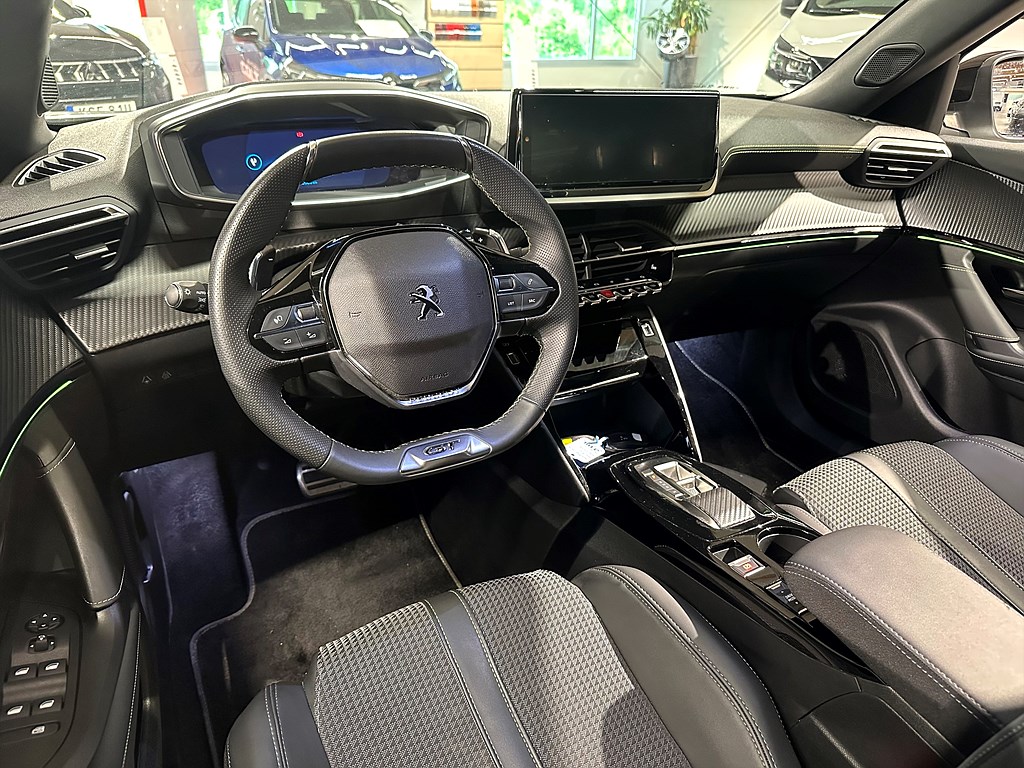 Bild på GT 1.2 PT 130hk Aut - M-VÄRMARE,NAVI,B-KAMERA,CARPLAY