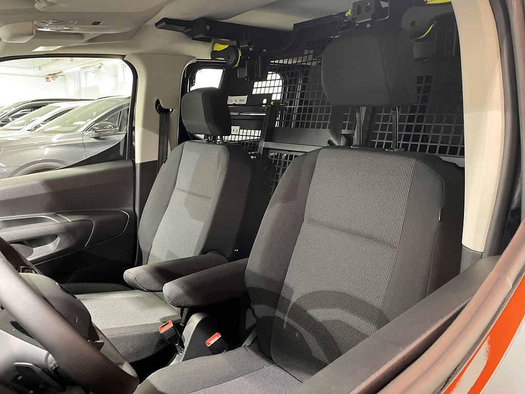 Bild på Crew Cab 1,5 BlueHDi 130hk Aut - EDITION! SERVICE & VINTERHJUL INGÅR!