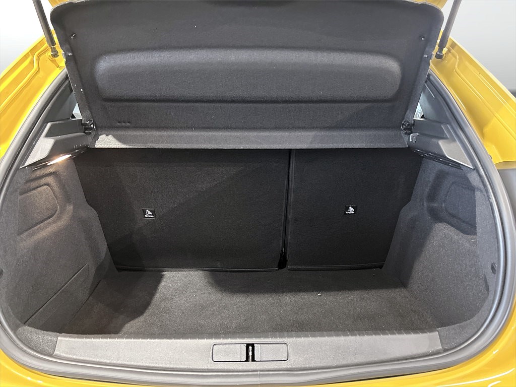 Bild på Active Pack 50kWh 136hk Aut - CARPLAY