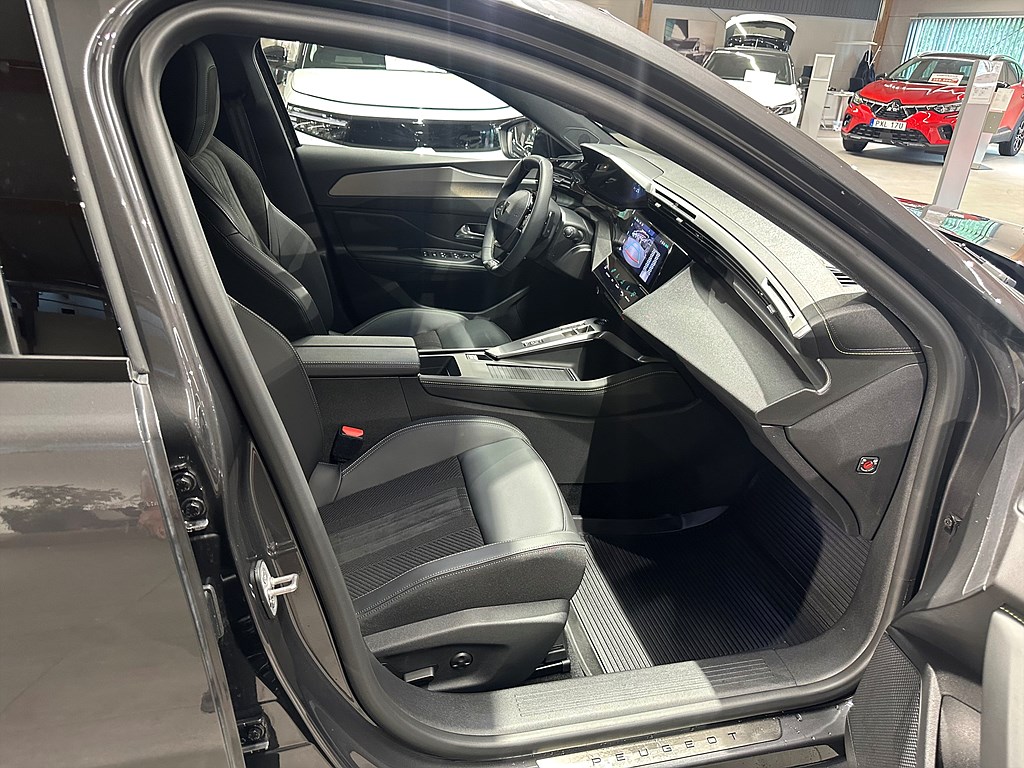 Bild på GT 1.2 PT 130hk Aut - B-KAMERA, CARPLAY