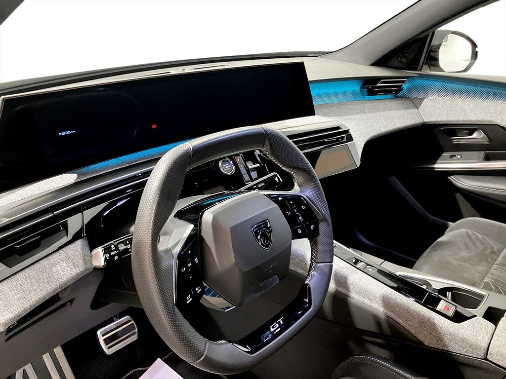Bild på GT Hybrid 136hk Aut - B-KAMERA, CARPLAY