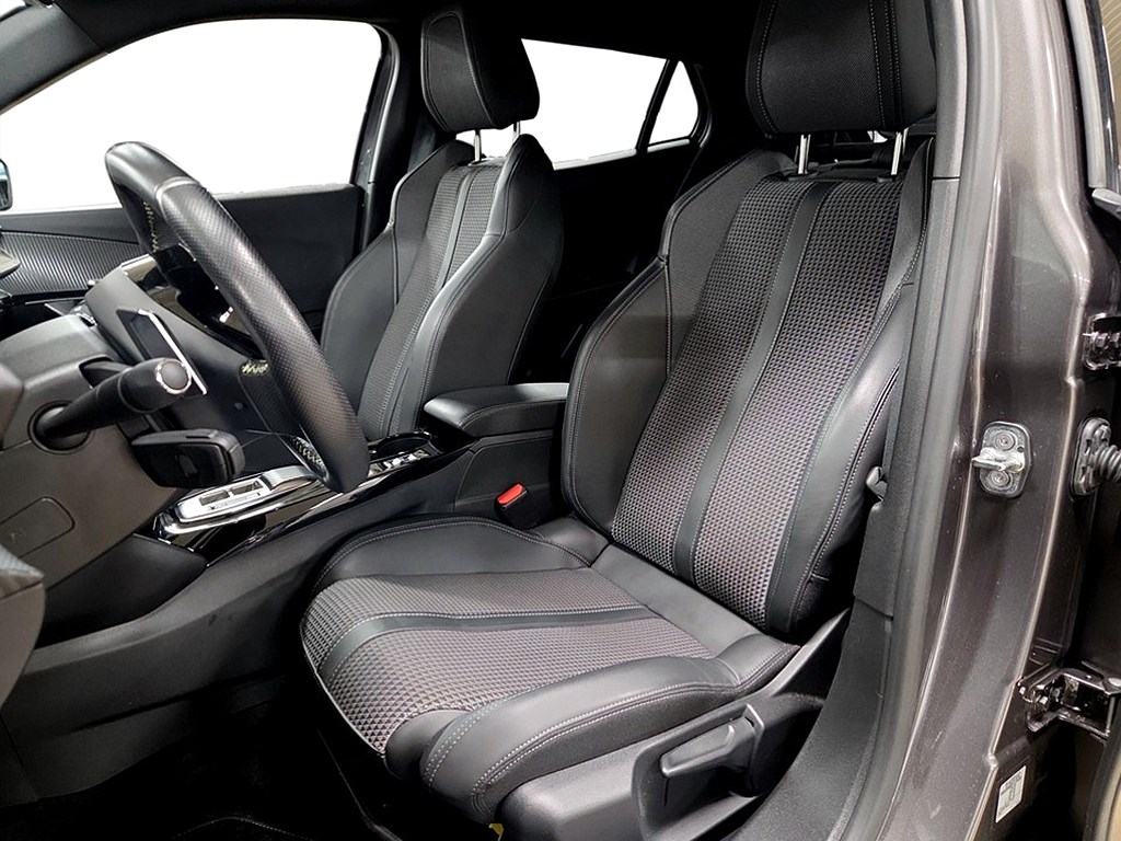 Bild på GT 1.2 PT 130hk Aut - B-KAMERA, CARPLAY