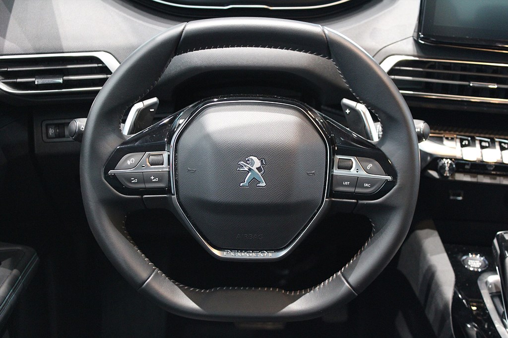 Bild på Active Hybrid 224hk Aut - B-KAMERA, NAV, CARPLAY