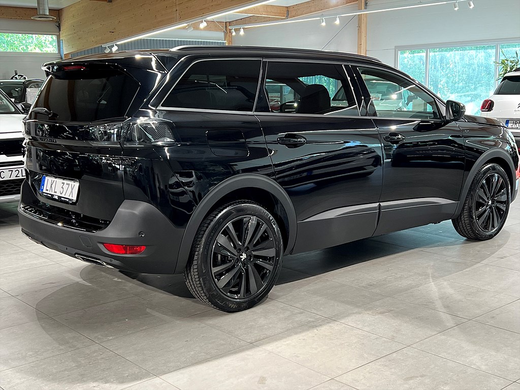 Bild på GT Black Pack 1.2 PT 130hk Aut - NAV, CARPLAY, M-BAKLUCKA