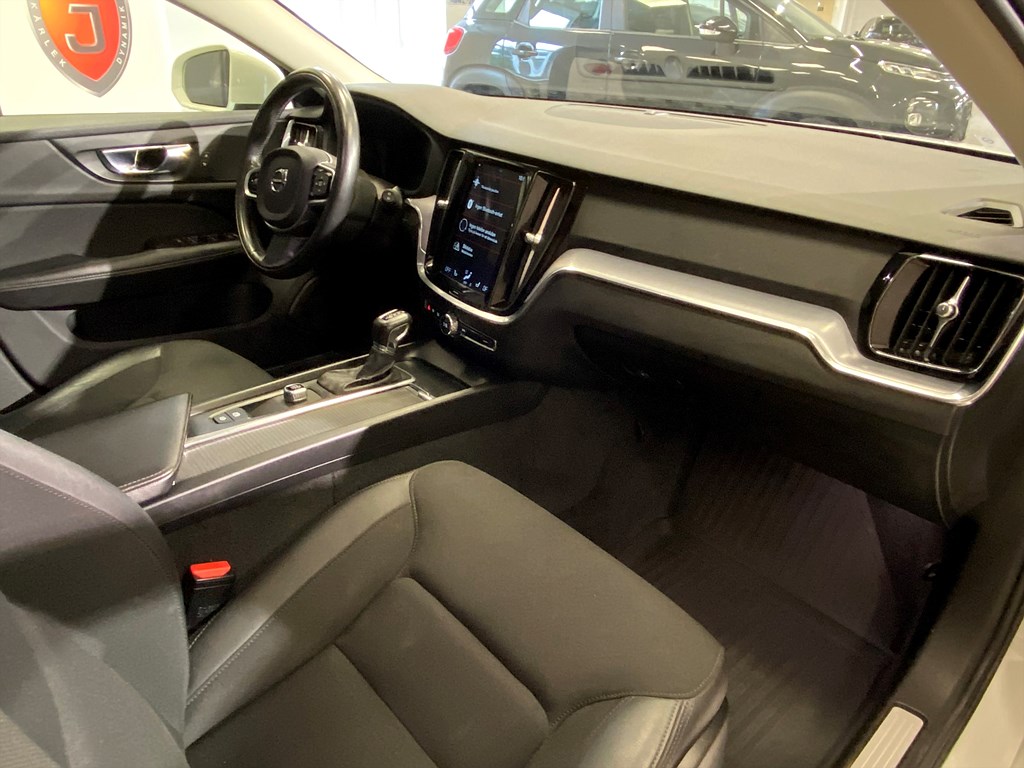 Bild på Momentum D3 150hk Aut - CARPLAY, RATTVÄRME