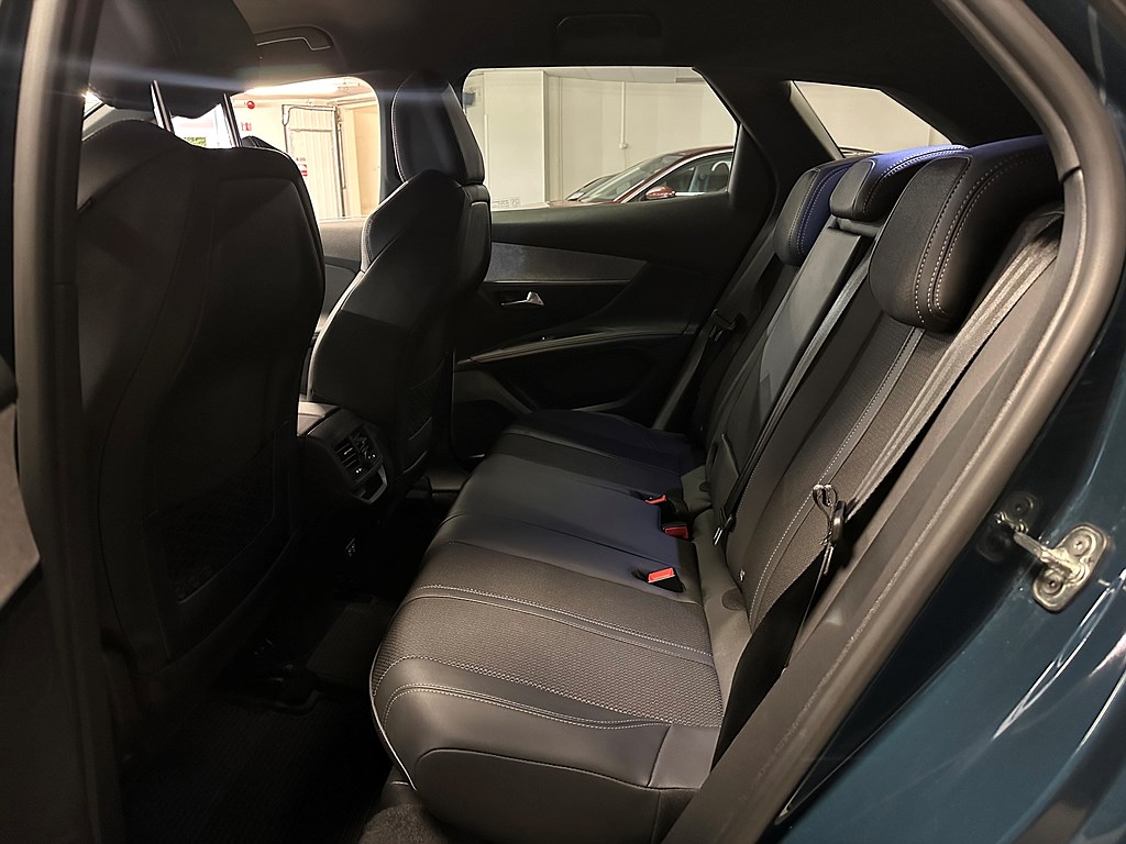 Bild på GT 1.2 PT 130hk Aut - B-KAMERA, CARPLAY