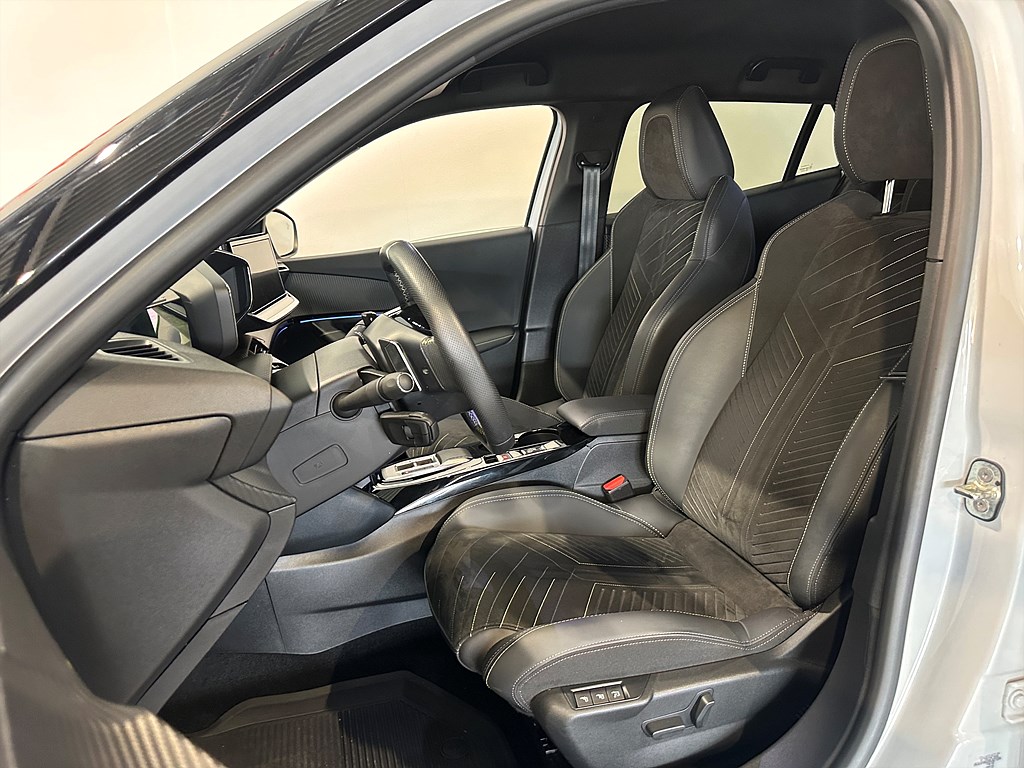 Bild på GT 1.2 PT 130hk Aut - B-KAMERA, NAV, CARPLAY