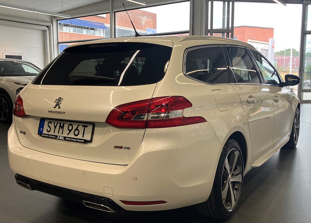 Bild på SW GT 1.2 PT 130hk Aut - PANO, CARPLAY