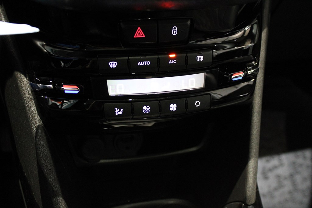 Bild på Allure 1.2 VTi 82hk Aut - PANORAMA, CARPLAY