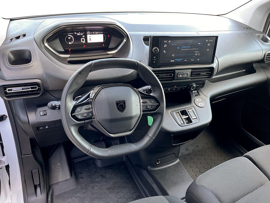 Bild på 1.5 BlueHDi 130hk Aut L2 - DRAG, B-KAMERA