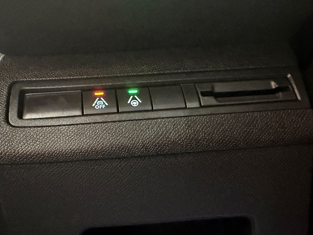 Bild på GT 1.2 PT 130hk Aut - B-KAMERA, CARPLAY