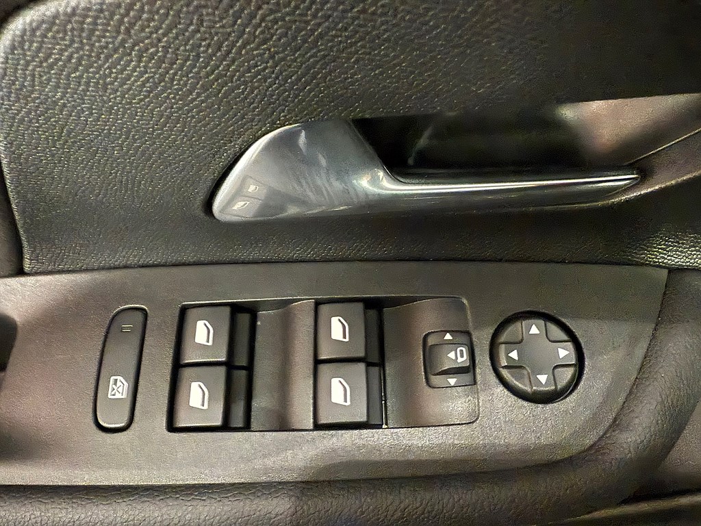 Bild på Ultimate 50kWh 136hk Aut - B-KAMERA, NAV, CARPLAY