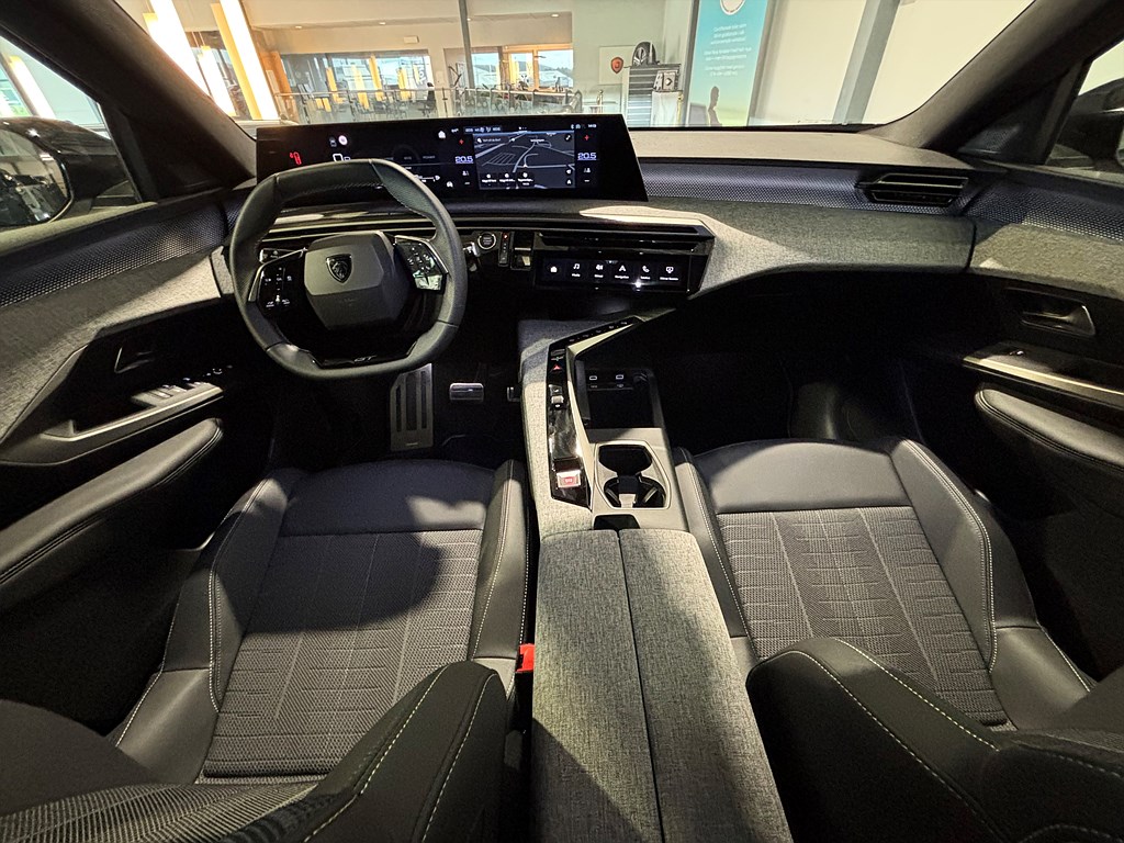 Bild på GT Hybrid 145hk Aut - B-KAMERA,CARPLAY,NAV