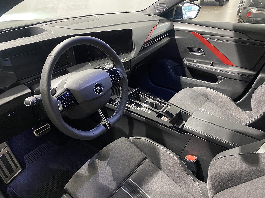 Bild på GS Line Plus+ PHEV 180hk Aut - DEMO