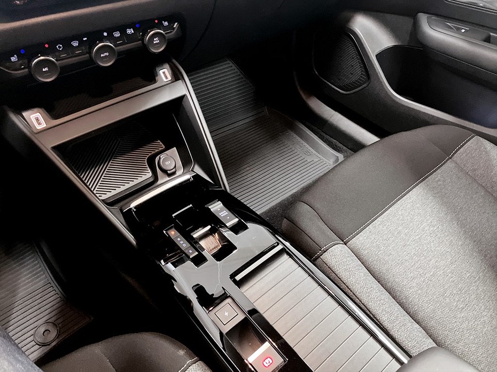 Bild på Feel 50kWh 136hk Aut - CARPLAY, NAVI