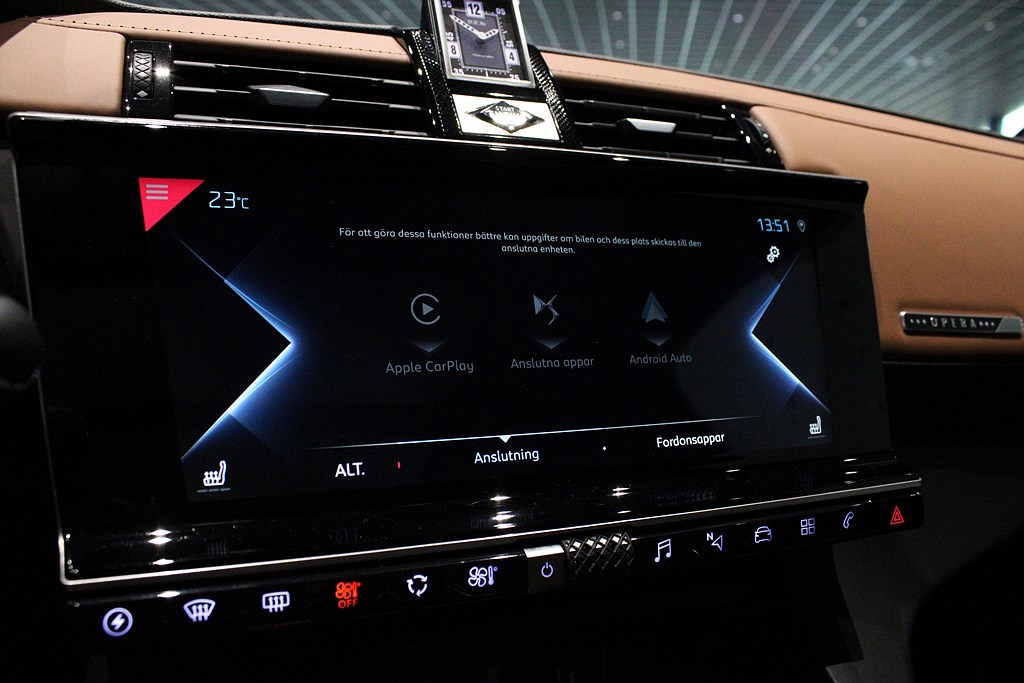 Bild på Exclusive Opera E-Tense 4x4 300hk Aut AWD - PANO, B-KAMERA, NAV