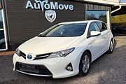 Toyota Auris Hybrid e-CVT, 136hk