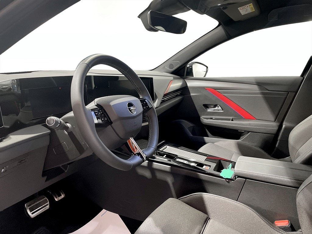 Bild på GSLine 1.2 PT 130hk Aut - B-KAMERA,CARPLAY,RATTVÄRME