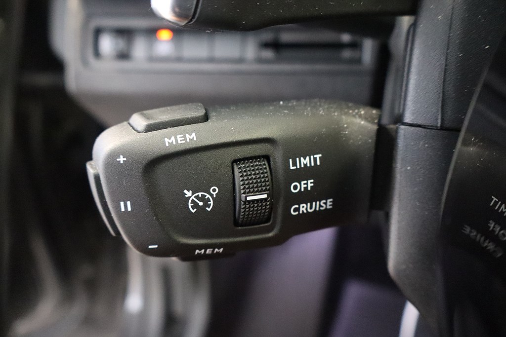 Bild på Allure Pack 1.2 PT 130hk Aut - B-KAMERA, CARPLAY