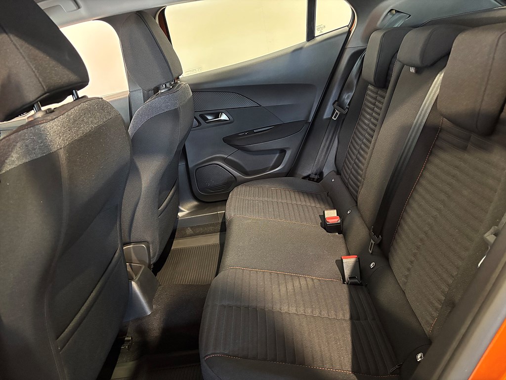 Bild på Active Pack 1.2 PT 100hk - CARPLAY, BACKSENSORER