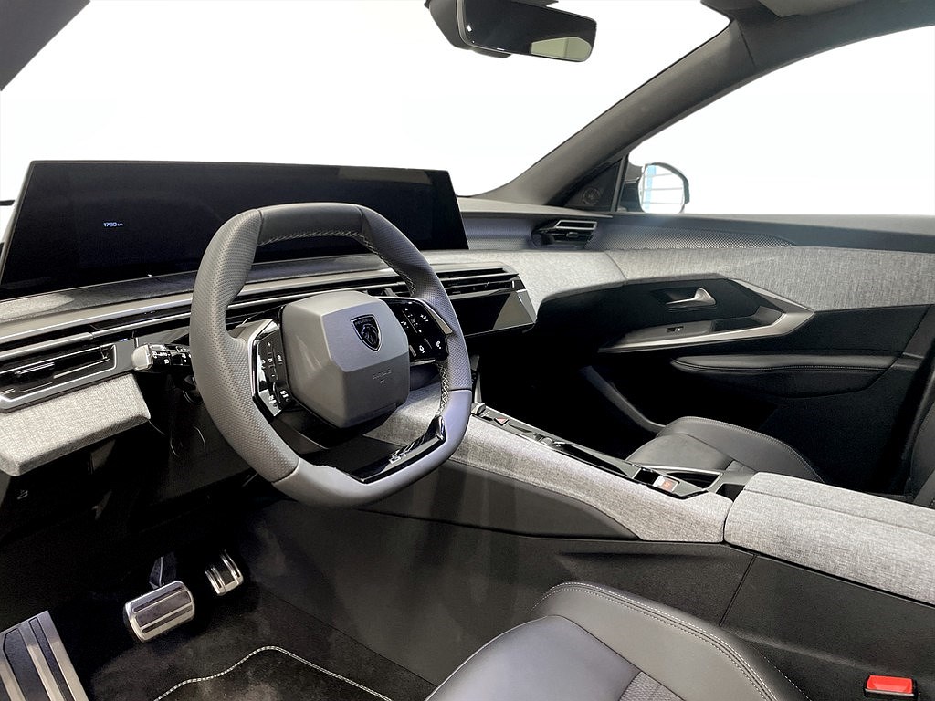 Bild på GT Hybrid 145hk Aut - B-KAMERA,CAPRLAY,NAV