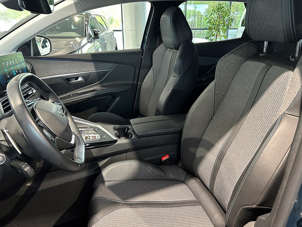 Bild på Allure Pack Hybrid4 300hk Aut AWD - B-KAMERA, CARPLAY