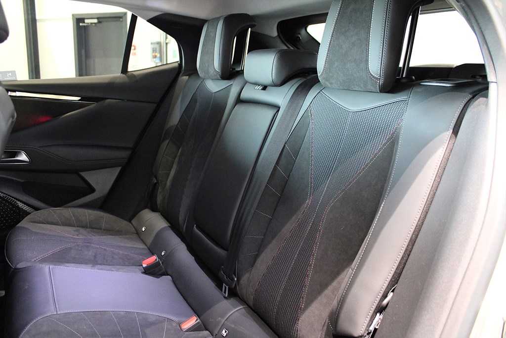 Bild på Performance Line E-Tense 225hk Aut - MOTORISERAD BAKLUCKA, B-KAMERA