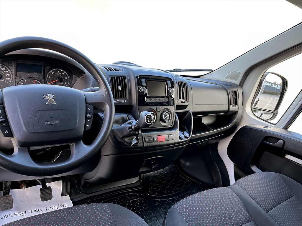 Bild på Van 335 PRO+ 2.2 BHDi 140hk Aut L3H2 - B-KAMERA, DRAG